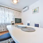 Apartman Maldini-2 By Interhome
