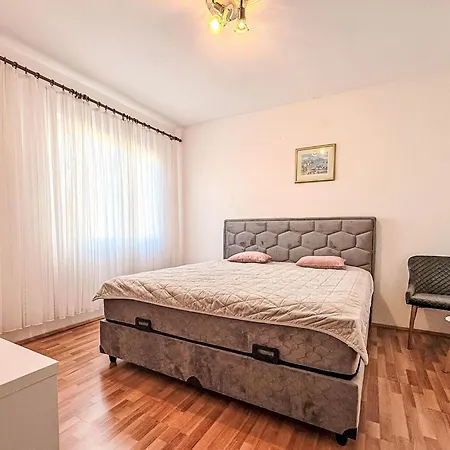 Maldini-2 By Interhome Daire Sukošan