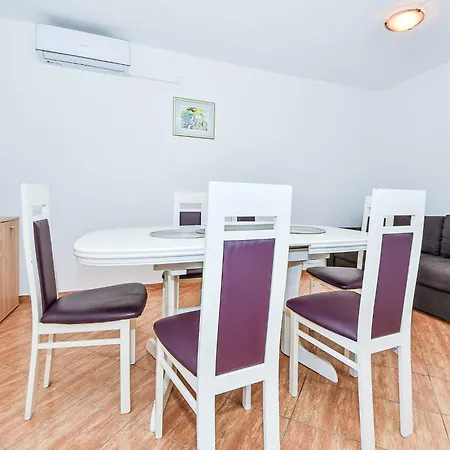 Apartament Maldini-2 By Interhome Sukošan