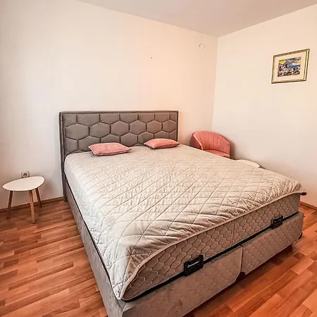 Appartamento Maldini-2 By Interhome