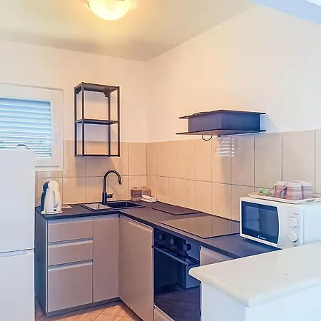 Appartement Maldini-2 By Interhome