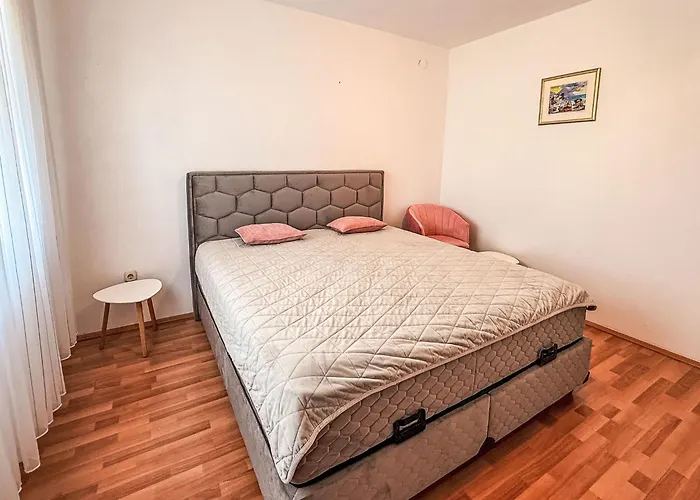 Appartamento Maldini-2 By Interhome